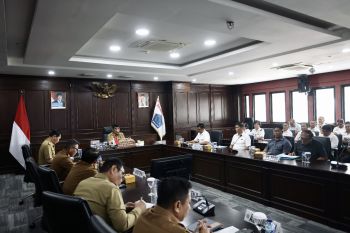 Gubernur ajak BUMD lebih adaptif dan inovatif tangkap peluang usaha