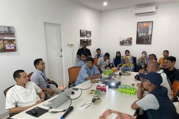Belasan wartawan Tapin Kalsel kaji tiru ke ANTARA NTB, Dalami liputan wisata dan Isu tambang