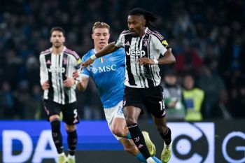 Napoli kembali ke puncak klasemen seusai hajar Juventus 2-1