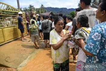 Menjahit luka Sumatera yang menganga