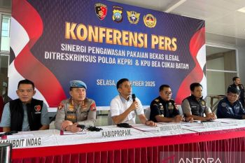 Bea Cukai-Polda Kepri ungkap praktik perjokian balpres di Batam