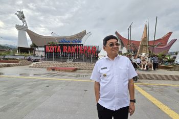 Bupati : Pameran foto ANTARA di Toraja Utara bantu promosi wisata daerah