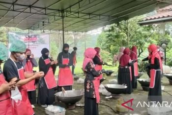 IPB University produksi satu ton rendang untuk korban bencana Sumatera