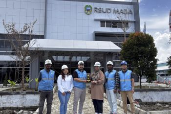 Perluas layanan listrik berkualitas, PLN UP3 Sofifi bangun listrik pelanggan TM - RSUD Maba