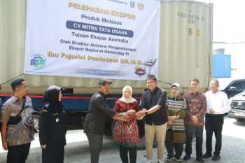 Mojokerto debuts first molasses export to Australia: Ministry