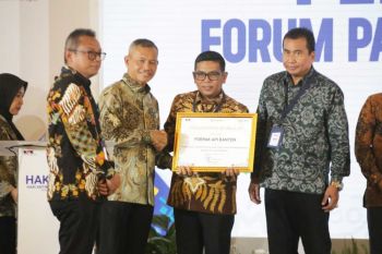 Banten harus terdepan dalam pemberantasan korupsi, kata gubernur