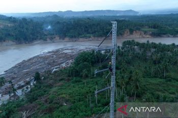 PLN minta maaf pemulihan listrik di Aceh terhambat, tetap komitmen percepat penormalan