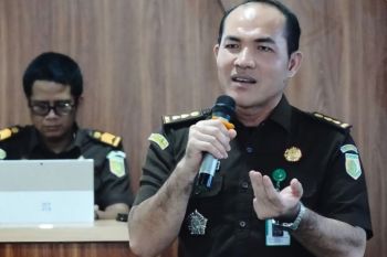 Kejati Kepri periksa oknum jaksa diduga terlibat pembalakan liar di Sumbar