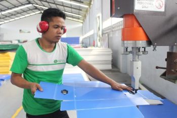 Perusahaan di Tangerang sediakan kardus plastik untuk tekan deforestasi