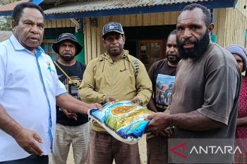 Papua Pegunungan salurkan beras 2 ton pada warga terdampak banjir di Pobiatma