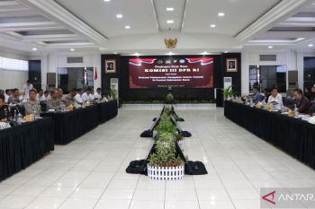 Kapolda Kalbar paparkan keamanan perbatasan kepada Komisi III DPR