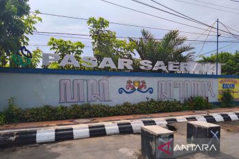 Pemkab Kudus dampingi pedagang sayur malam di Pasar Bitingan peroleh tempat layak