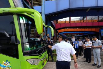 Dishub Tangerang Selatan cek kelayakan bus untuk masa angkut Nataru