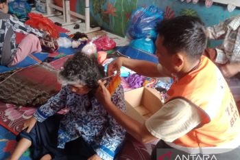 PSI layani pangkas rambut keliling gratis bagi penyintas banjir