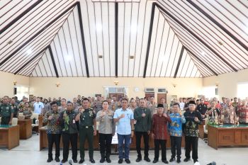 Bupati Bojonegoro ingatkan masyarakat potensi konflik jelang Nataru