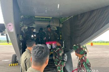 TNI AL kerahkan pesawat angkut bawa 1,2 ton logistik ke Sibolga