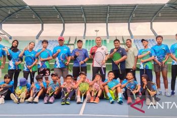 PTPN IV Regional III Mendominasi, ATN Sabet Juara Umum di Kejurnas Tenis Junior Sawahlunto 2025