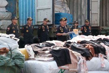 DJBC membuka opsi salurkan baju ilegal sitaan kepada korban bencana Sumatera