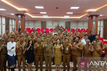 Desa di Gianyar Bali wajib anggarkan minimal Rp300 juta tangani sampah