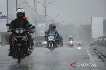 Hujan ringan kembali berpotensi turun di mayoritas wilayah