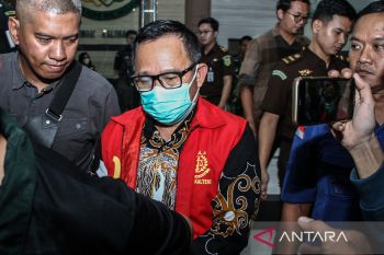 Penahanan tersangka Kadis ESDM Kalteng