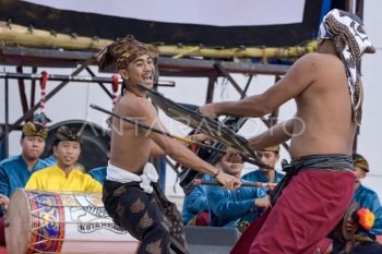 Menjaga nyala budaya Lombok Sumbawa