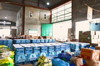 J&amp;T Cargo salurkan Rp600 juta bantuan logistik ke Sumatera
