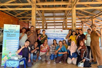 Pemkab Sumba Timur mendorong kolaborasi pengelolaan sampah desa wisata