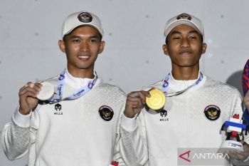 Indonesia rises to second at SEA Games as Prabowo praises athletes