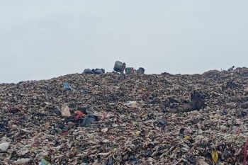 Pemkot Tangsel siapkan strategi penanganan tumpukan sampah.