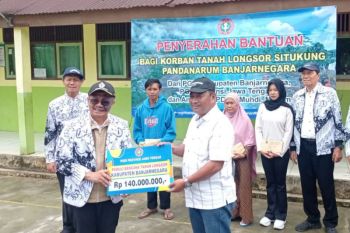PGRI Jateng salurkan bantuan penyintas longsor Banjarnegara