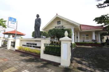 Mengenang warisan visioner Raden Bei Aria Wirjaatmadja dalam 130 tahun perjalanan BRI