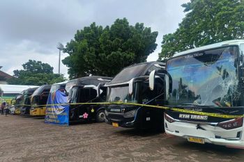 Polisi sita 7 bus hasil TPPU impor pakaian bekas jaringan Korsel-Bali