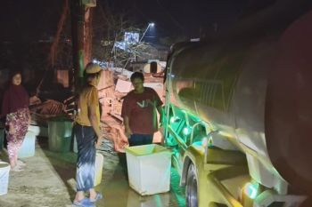 Warga Aceh Tamiang mulai terima bantuan air bersih