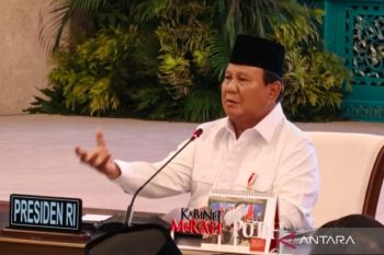 Prabowo targets 3-month recovery after deadly floods in Sumatra