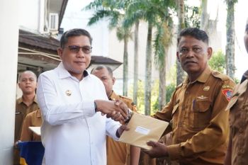 Pemkot Ambon salurkan bantuan ke 20 titik pojok baca desa