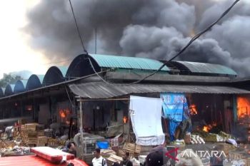 DKI bentuk tim investigasi selidiki kebakaran Pasar Induk Kramat Jati