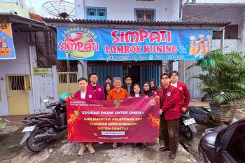 Mahasiswa Universitas Ciputra Makassar dampingi UMKM Lombok Kuning pahami pajak digital