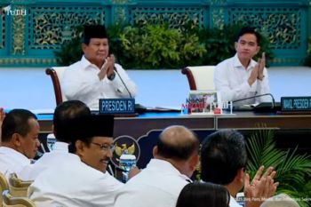 Govt assures food security as aid flows to flooded Sumatra