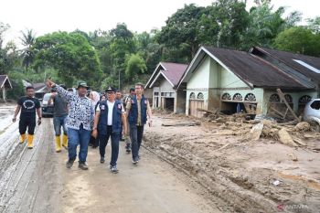 Respon Sigap Wako Bukittinggi Ramlan Nurmatias Bantu Bencana Sumbar