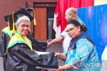 43 Lansia di Kota Sorong berhasil lulus, Buktikan belajar tak mengenal batas umur