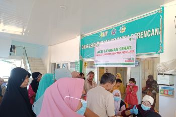 Tim LKC Dompet Dhuafa berikan layanan pemeriksaan kesehatan