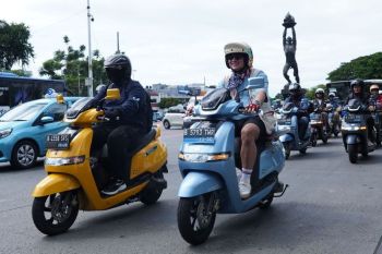 Promosikan kendaraan listrik, iQube Padel Day angkat tema mobilitas berkelanjutan