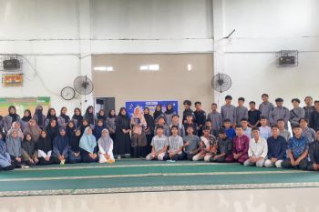 Mahasiswa Ilkom UIN Suska dorong literasi dan prestasi pelajar di SMA IT Al-Fityah