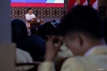 Menko PM bekali mahasiswa KKN UNP di tengah situasi bencana