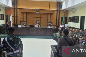 Penasihat hukum terdakwa kasus Prada Lucky menolak tuntutan oditur militer