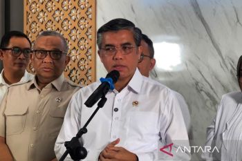 Presiden Prabowo tanda tangani aturan kenaikan upah minimum