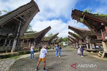 Jangan robohkan tongkonan kami