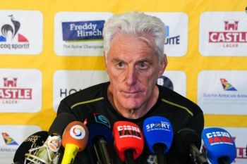 Pelatih Afsel Hugo Broos minta maaf atas ucapan rasis