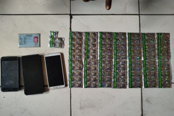 Polisi Tangerang bongkar penjualan obat keras di samping RS